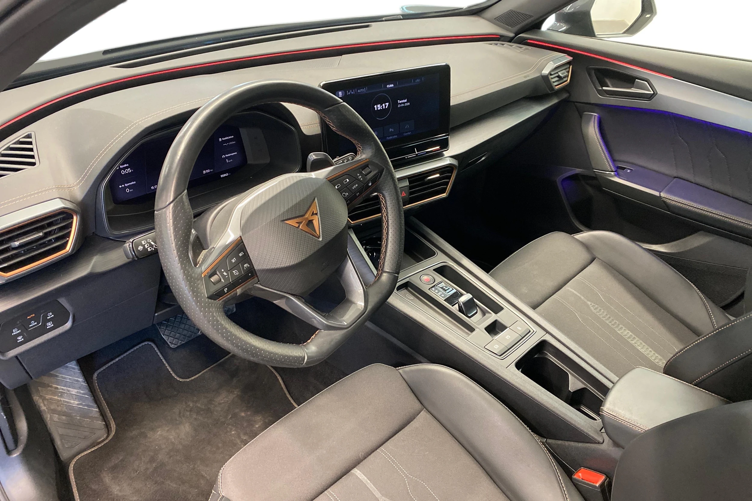 Musta CUPRA Formentor 2023 kuva 8.