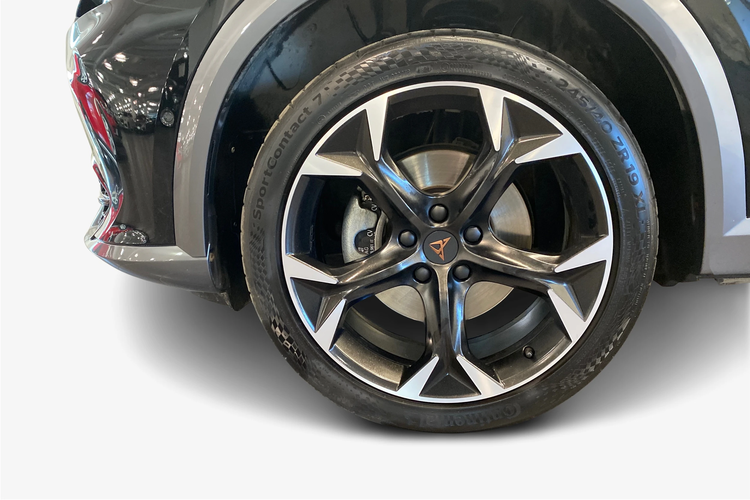 Musta CUPRA Formentor 2023 kuva 12.