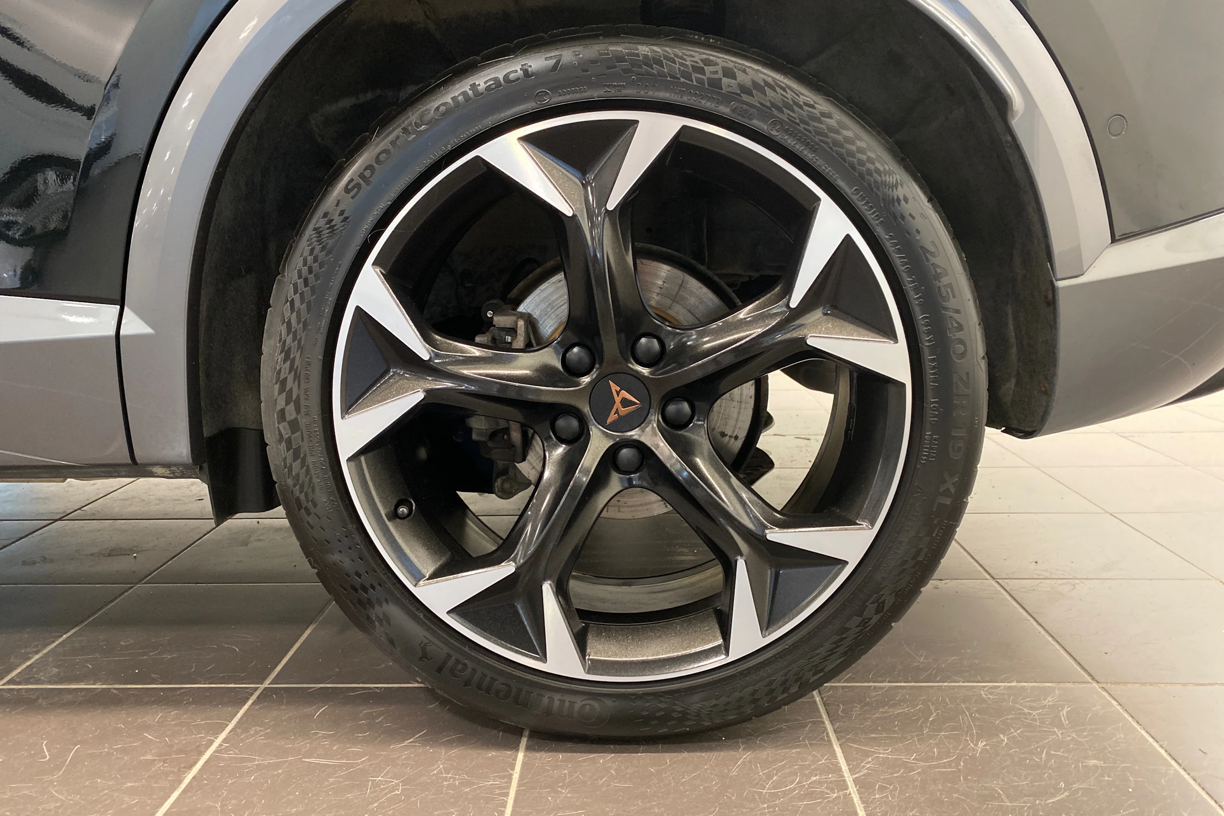 Musta CUPRA Formentor 2023 kuva 13.
