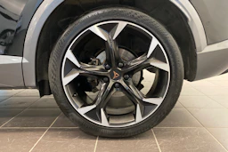 Musta CUPRA Formentor 2023 kuva 13.