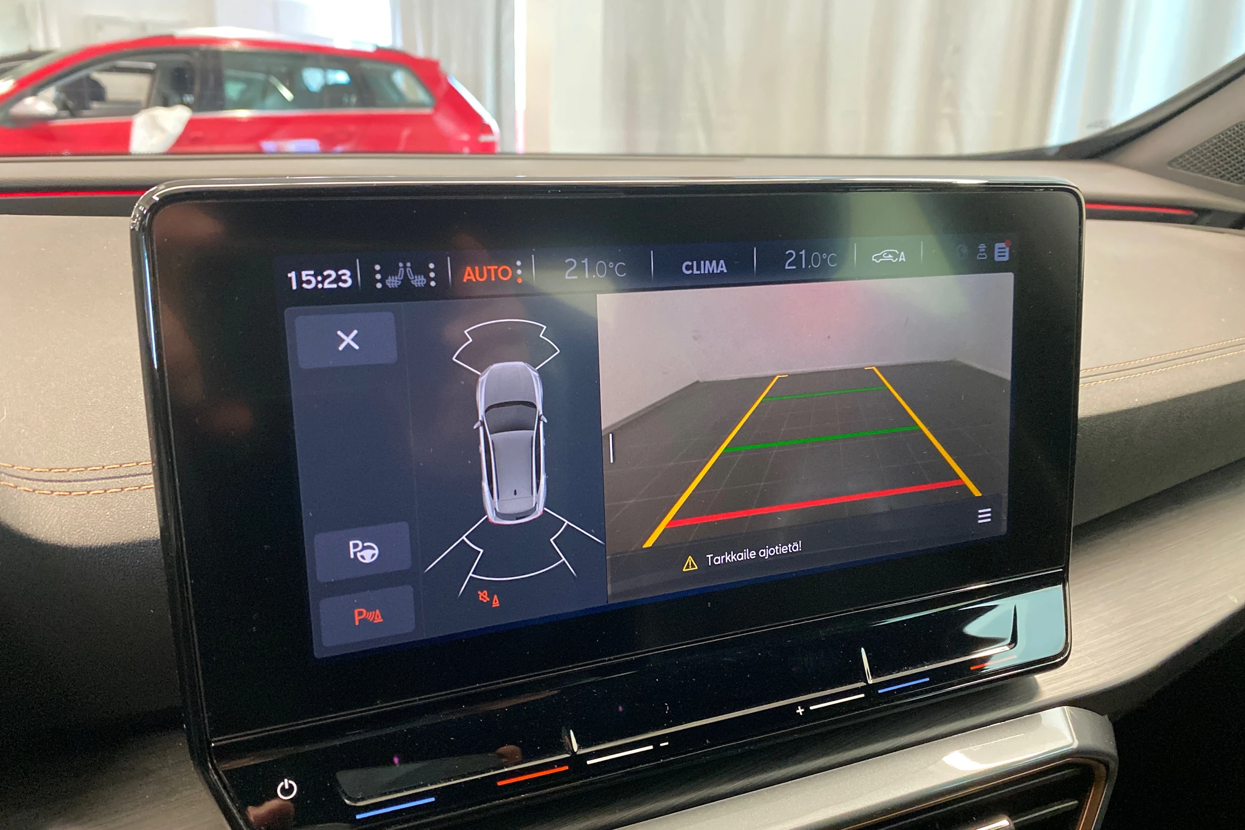 Musta CUPRA Formentor 2023 kuva 16.