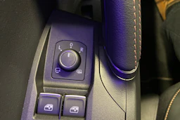 Musta CUPRA Formentor 2023 kuva 20.