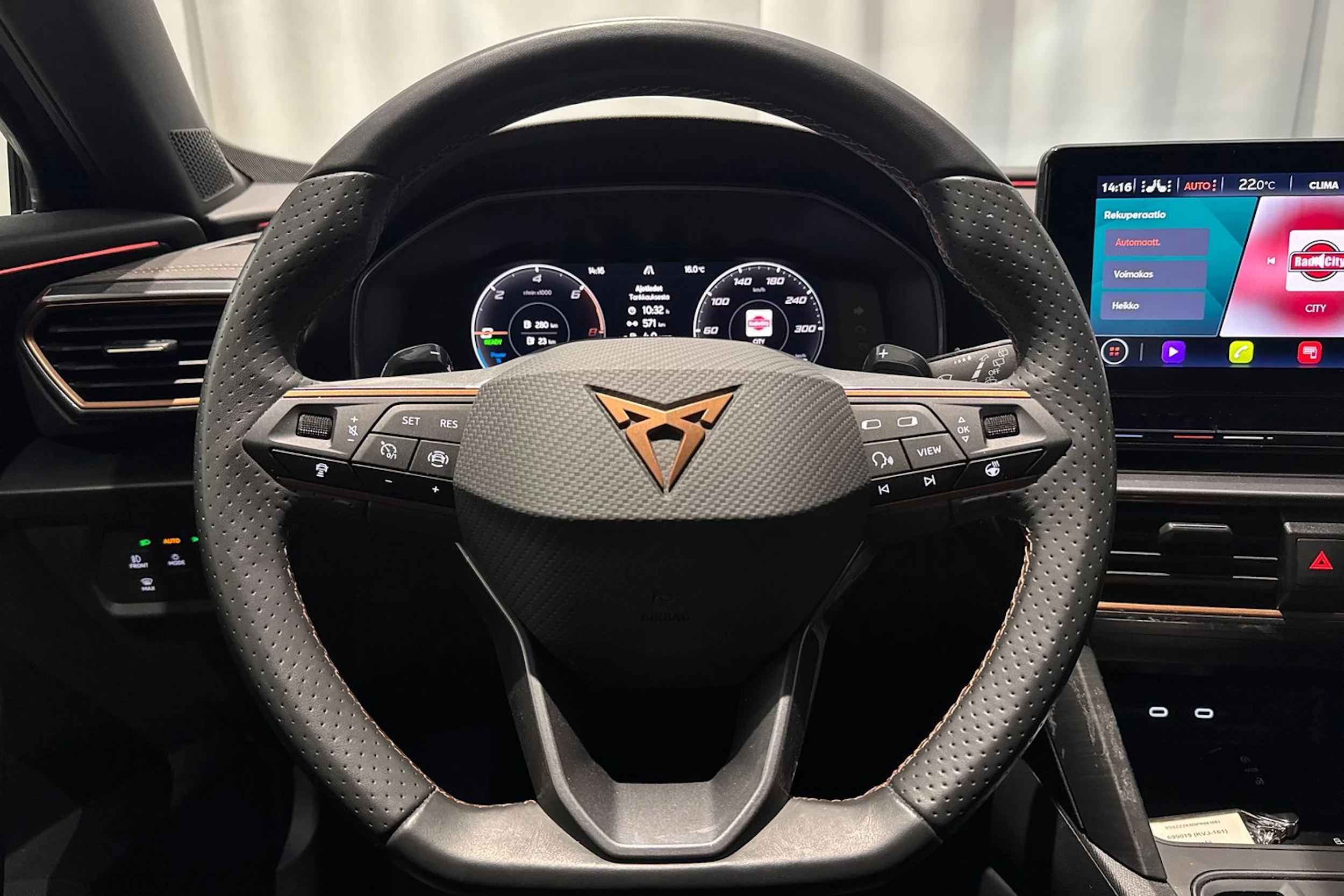musta CUPRA Formentor 2023 kuva 21.