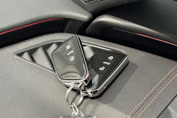 musta CUPRA Formentor 2023 kuva 30.