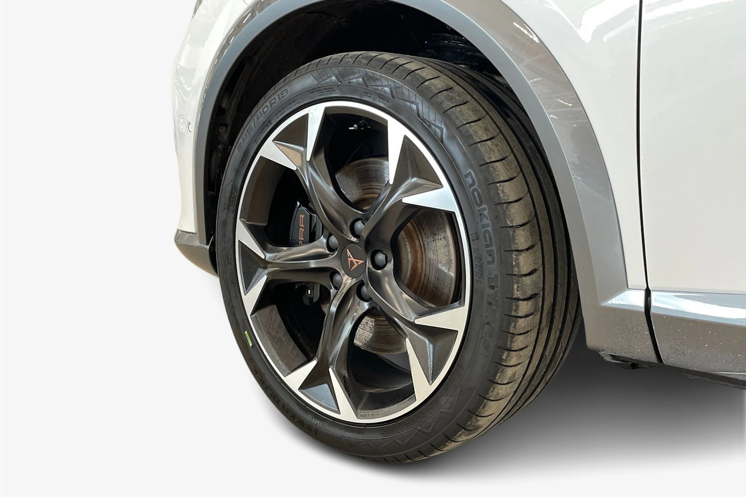 valkoinen CUPRA Formentor 2023 kuva 9.