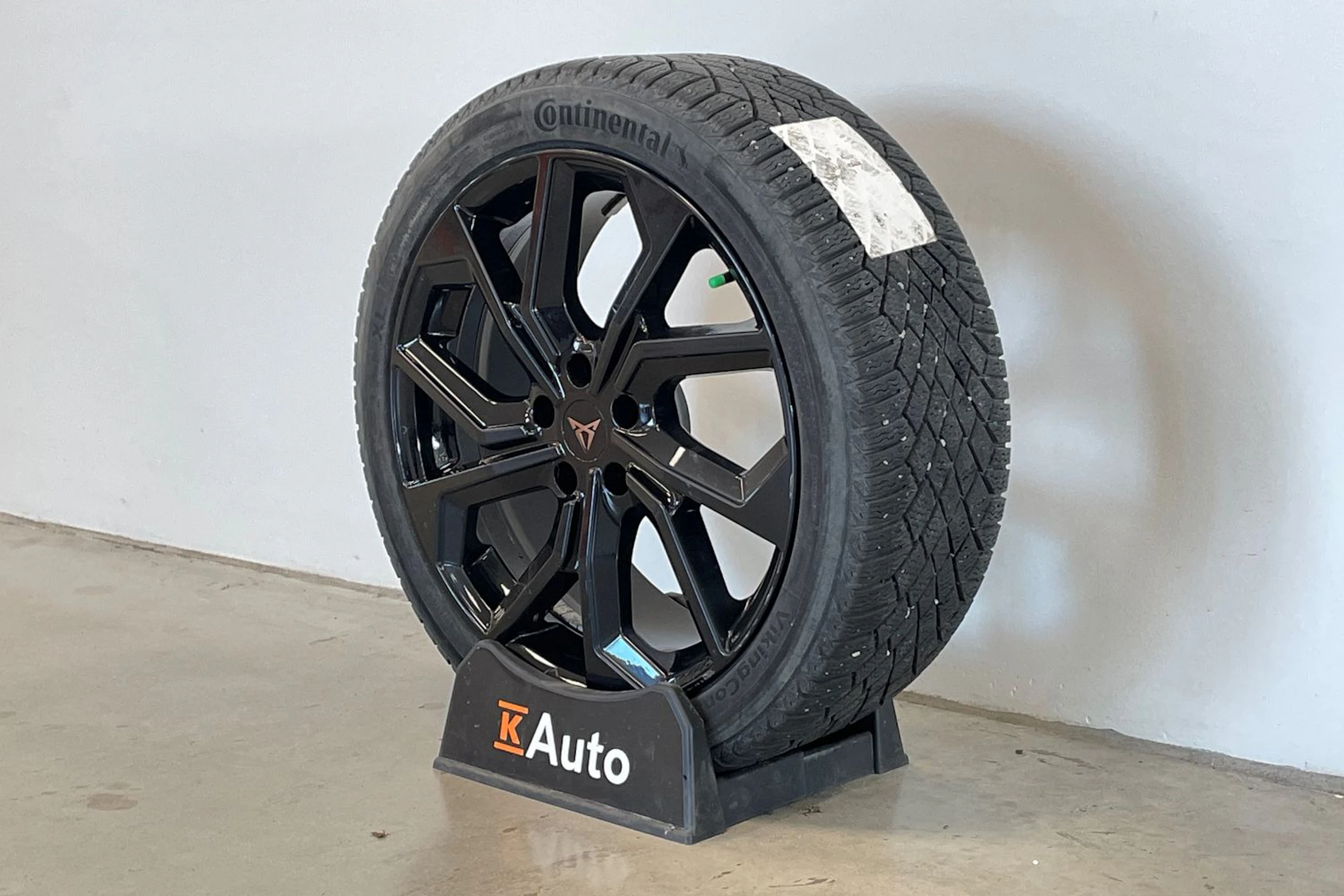 valkoinen CUPRA Formentor 2023 kuva 10.