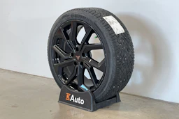valkoinen CUPRA Formentor 2023 kuva 10.