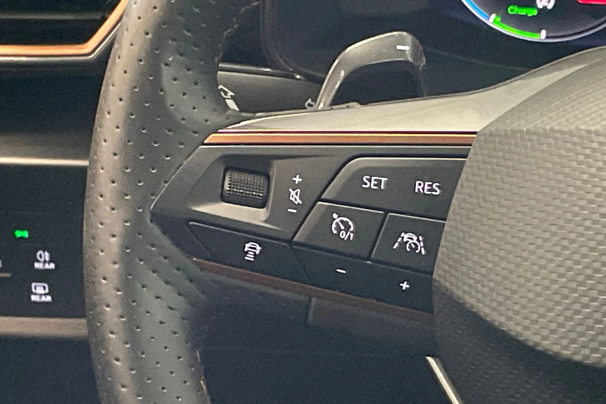 valkoinen CUPRA Formentor 2023 kuva 14.
