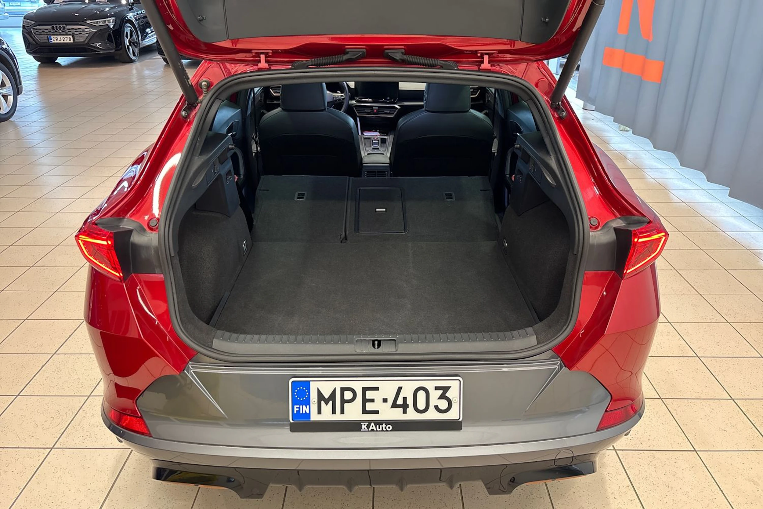 Punainen CUPRA Formentor 2023 kuva 13.