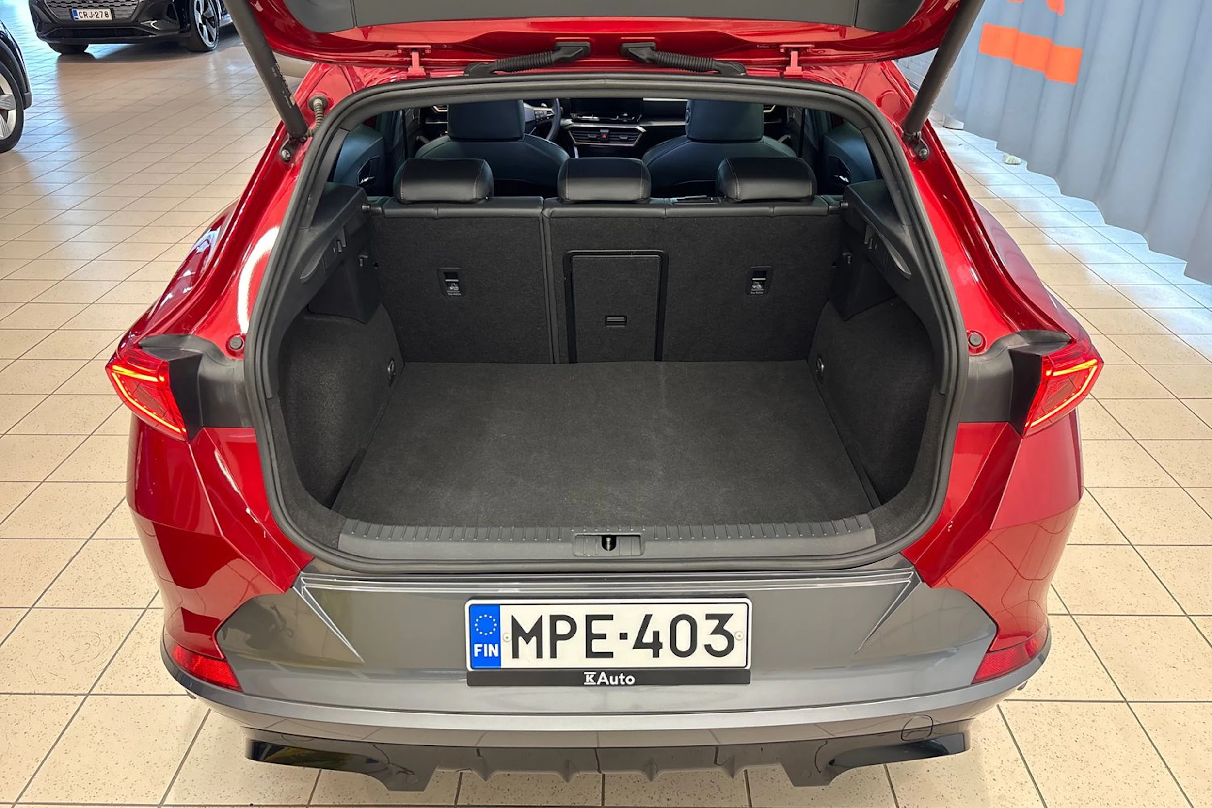Punainen CUPRA Formentor 2023 kuva 14.