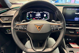 Punainen CUPRA Formentor 2023 kuva 18.
