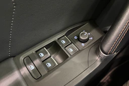 Punainen CUPRA Formentor 2023 kuva 20.