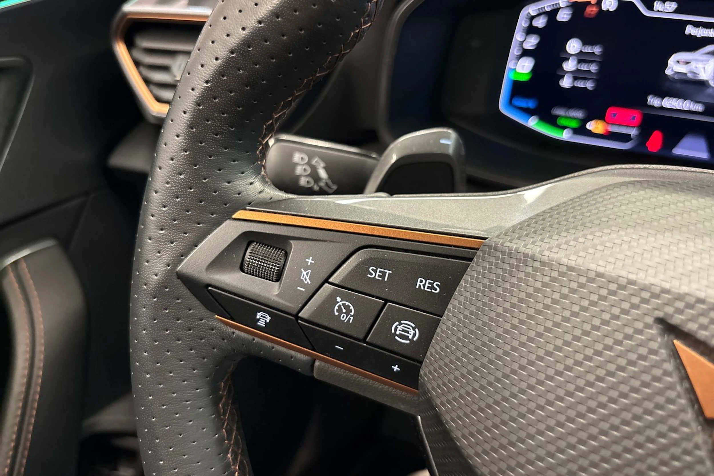 Punainen CUPRA Formentor 2023 kuva 23.