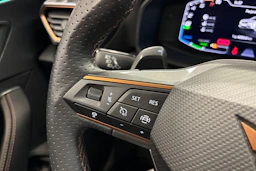 Punainen CUPRA Formentor 2023 kuva 23.