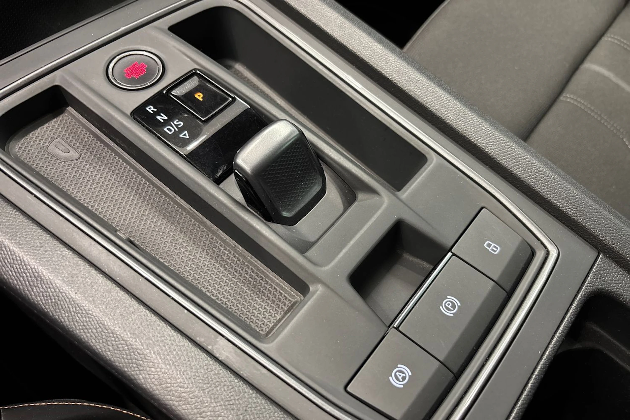 Punainen CUPRA Formentor 2023 kuva 25.