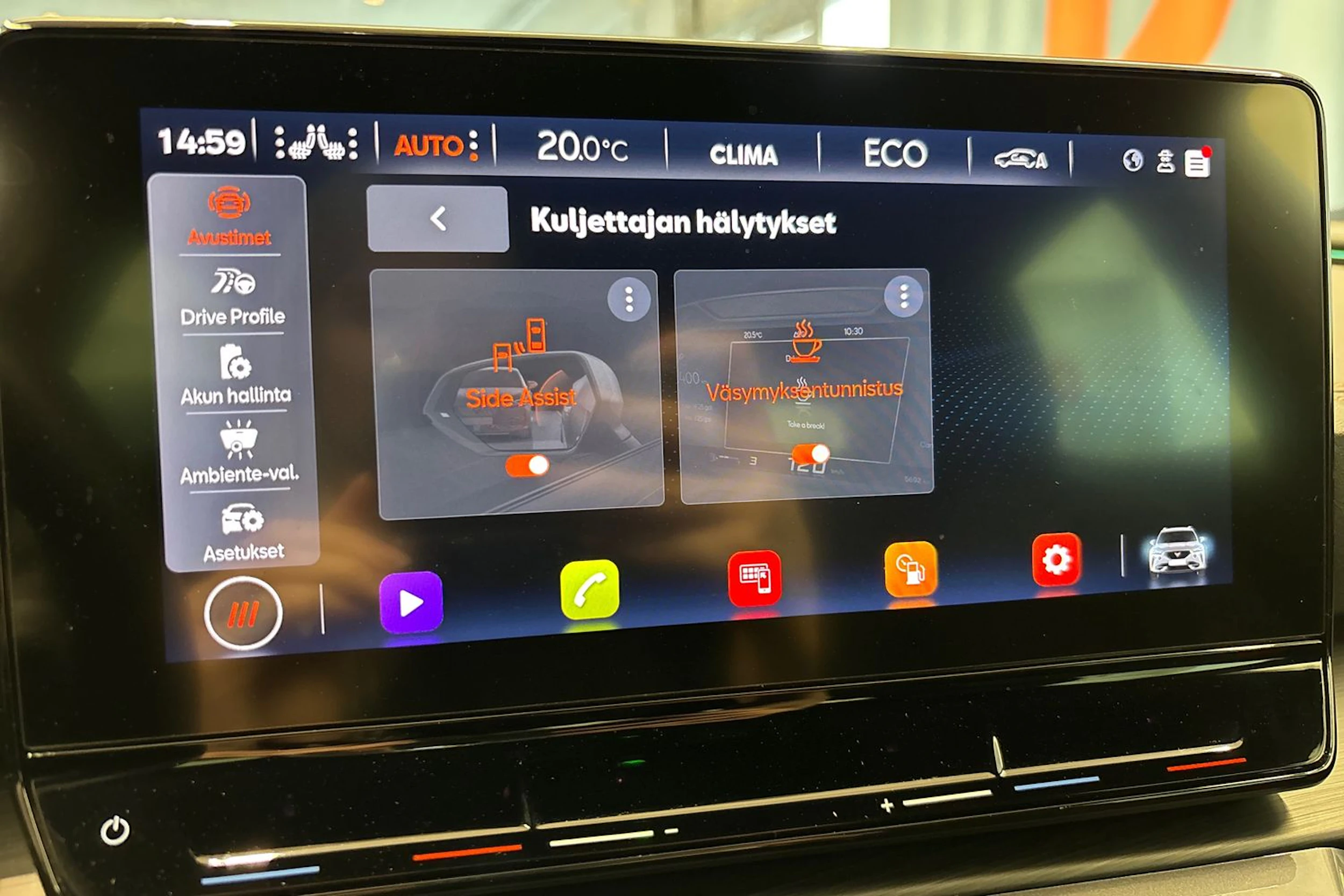 Punainen CUPRA Formentor 2023 kuva 30.