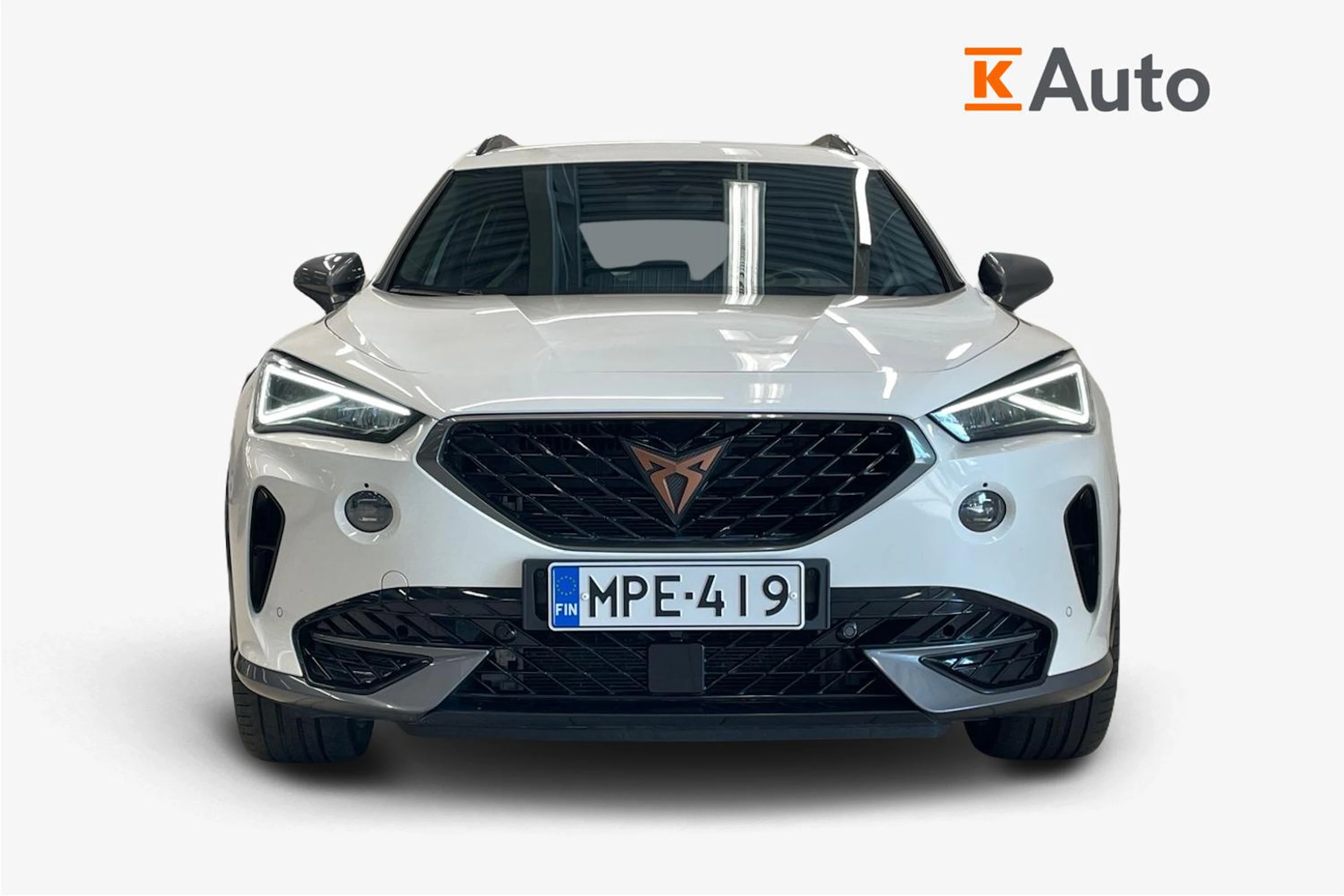 valkoinen CUPRA Formentor 2023 kuva 4.