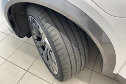 valkoinen CUPRA Formentor 2023 kuva 10.