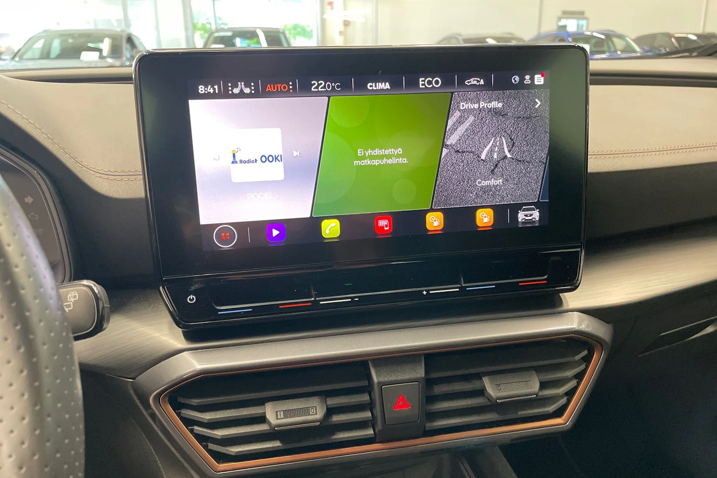 valkoinen CUPRA Formentor 2023 kuva 15.