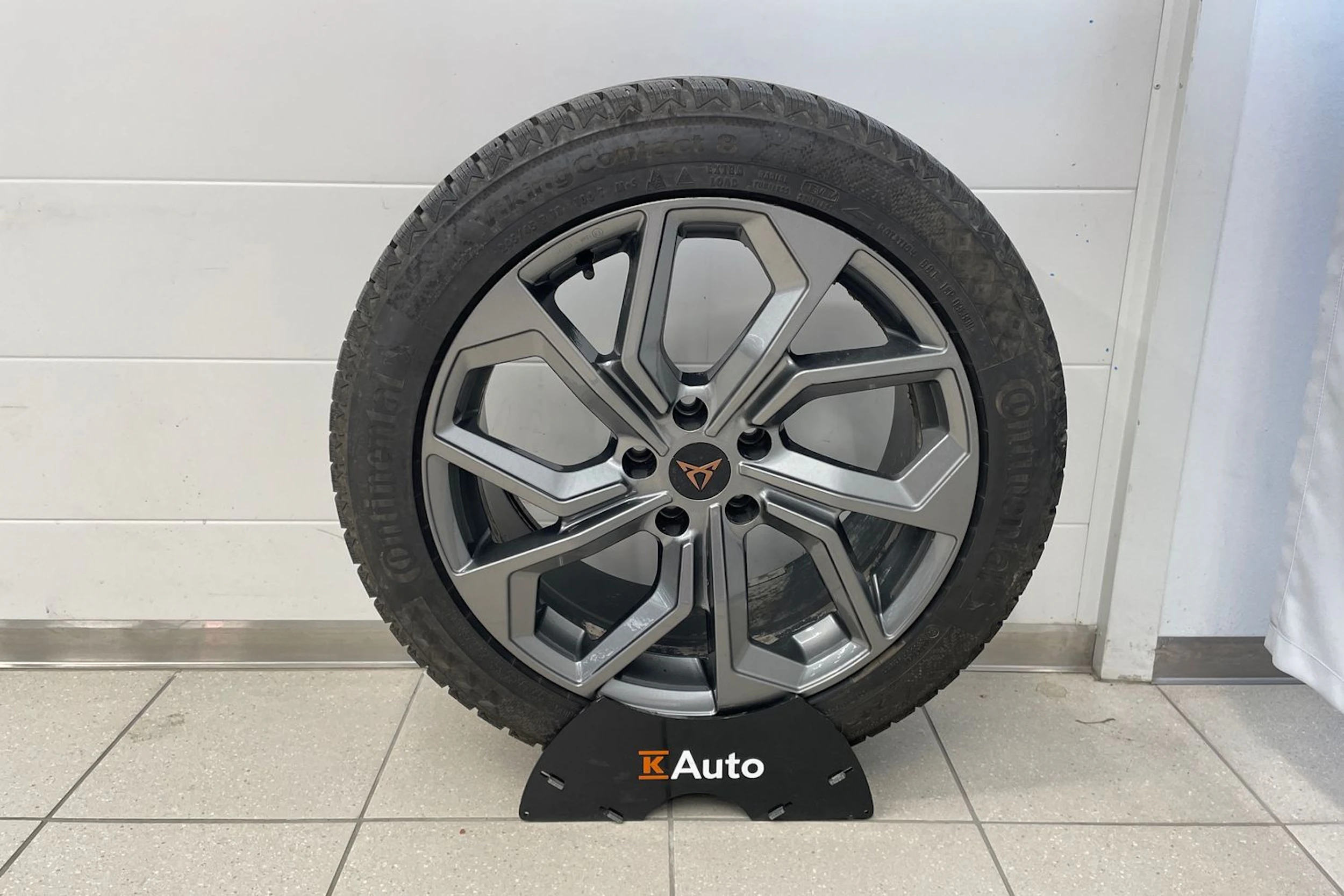 valkoinen CUPRA Formentor 2023 kuva 23.