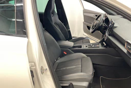 valkoinen CUPRA Formentor 2023 kuva 26.