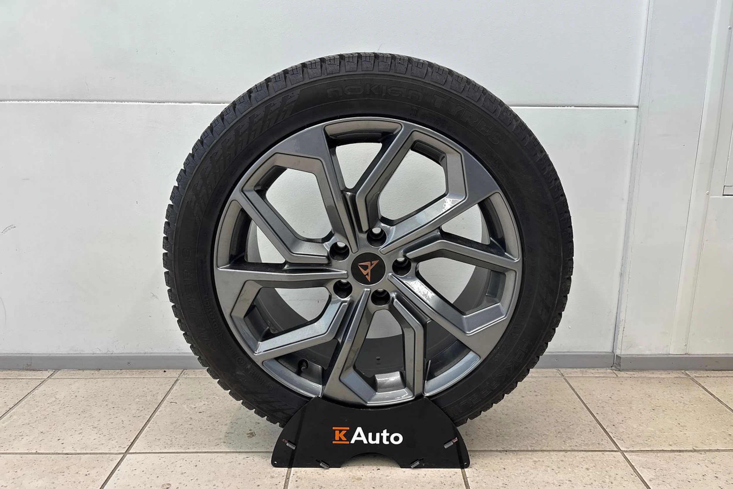 Harmaa CUPRA Formentor 2023 kuva 11.