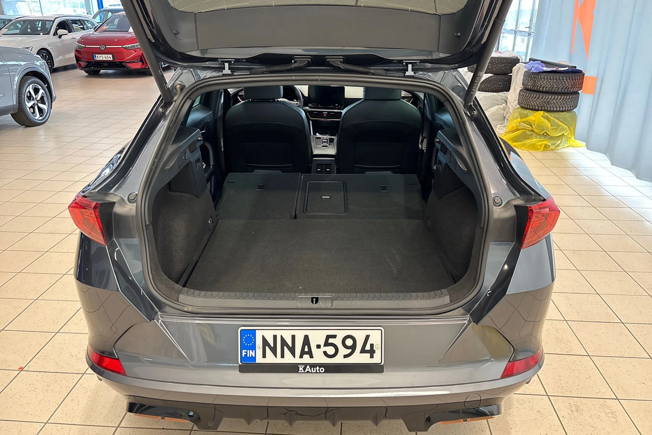 Harmaa CUPRA Formentor 2023 kuva 13.