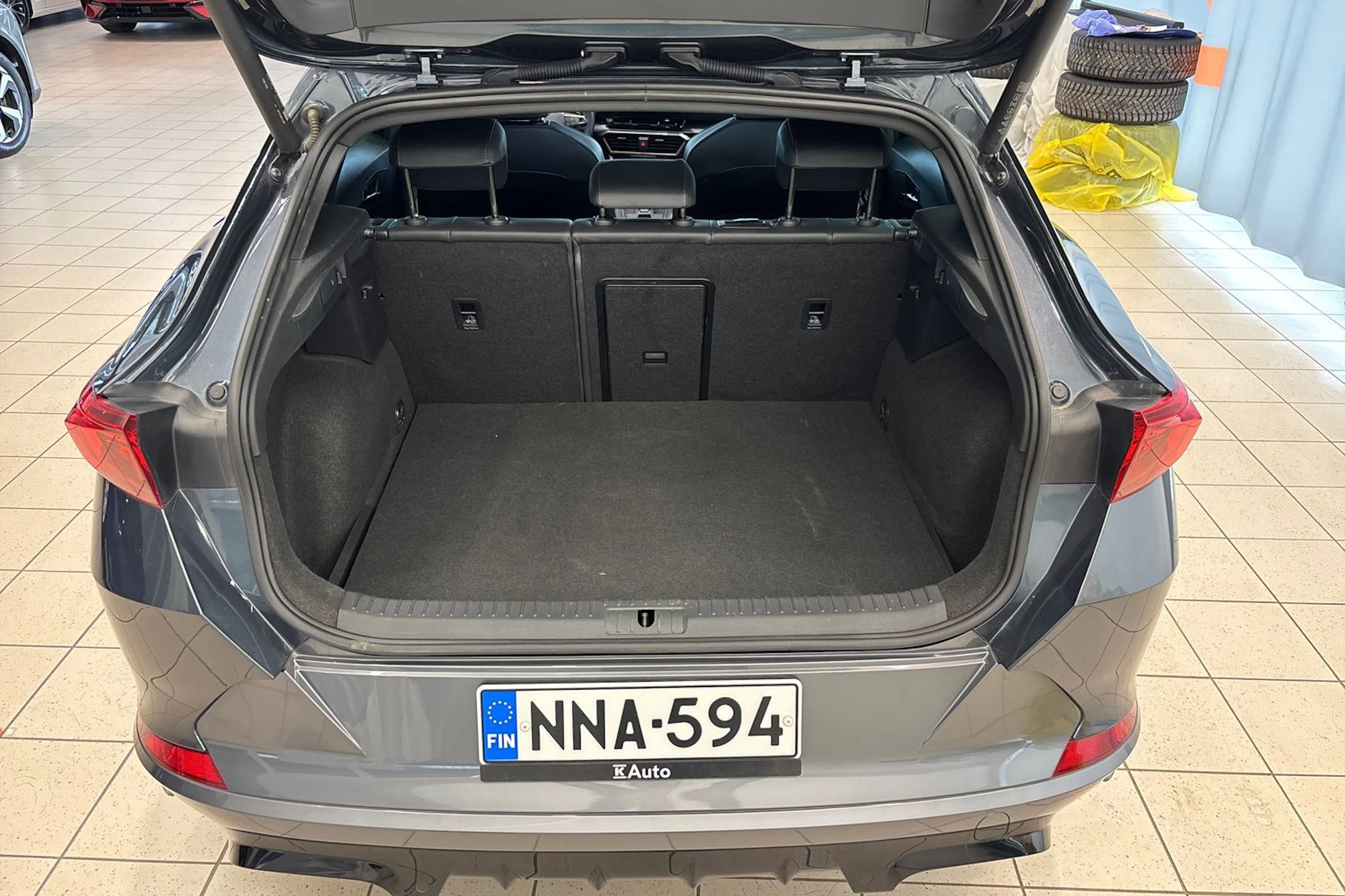 Harmaa CUPRA Formentor 2023 kuva 14.