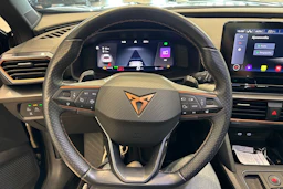 Harmaa CUPRA Formentor 2023 kuva 18.