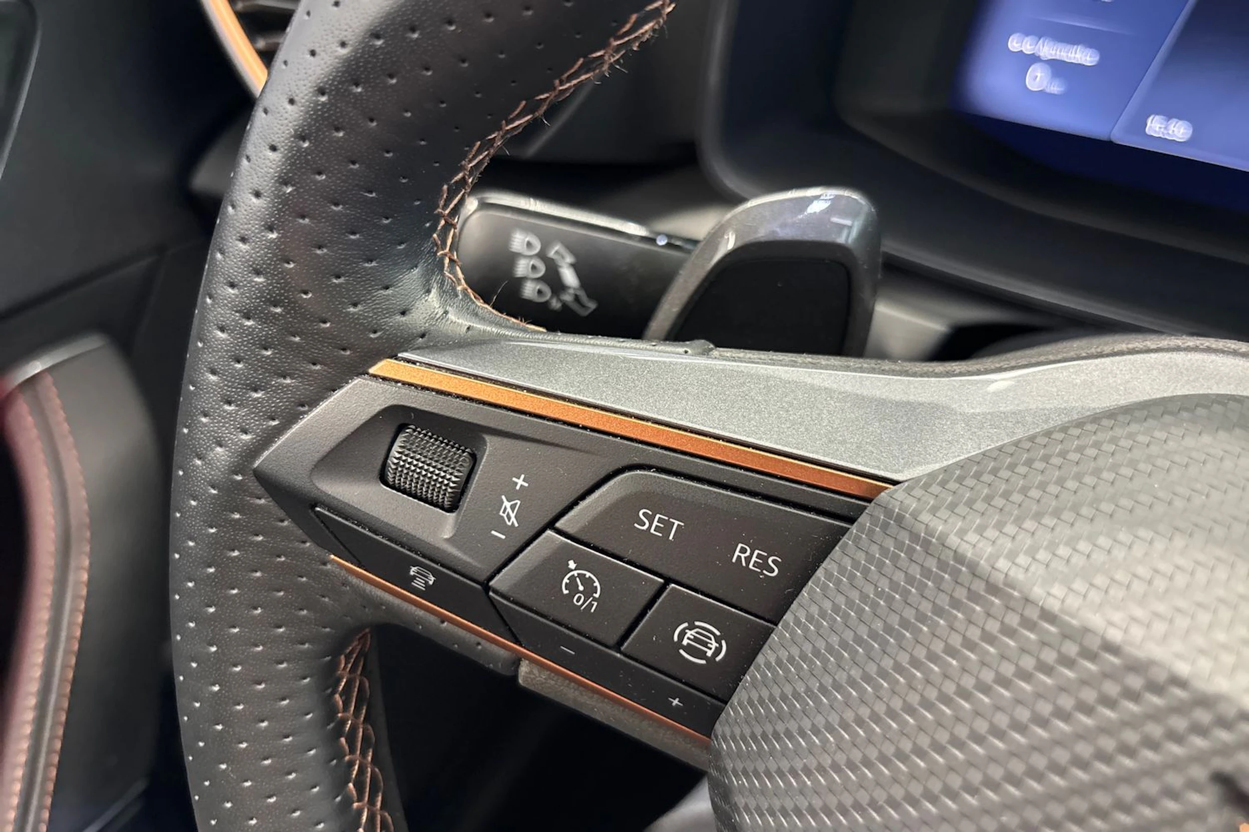 Harmaa CUPRA Formentor 2023 kuva 22.
