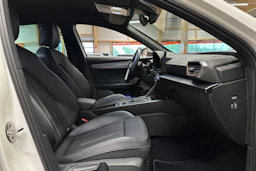 valkoinen CUPRA Formentor 2023 kuva 11.