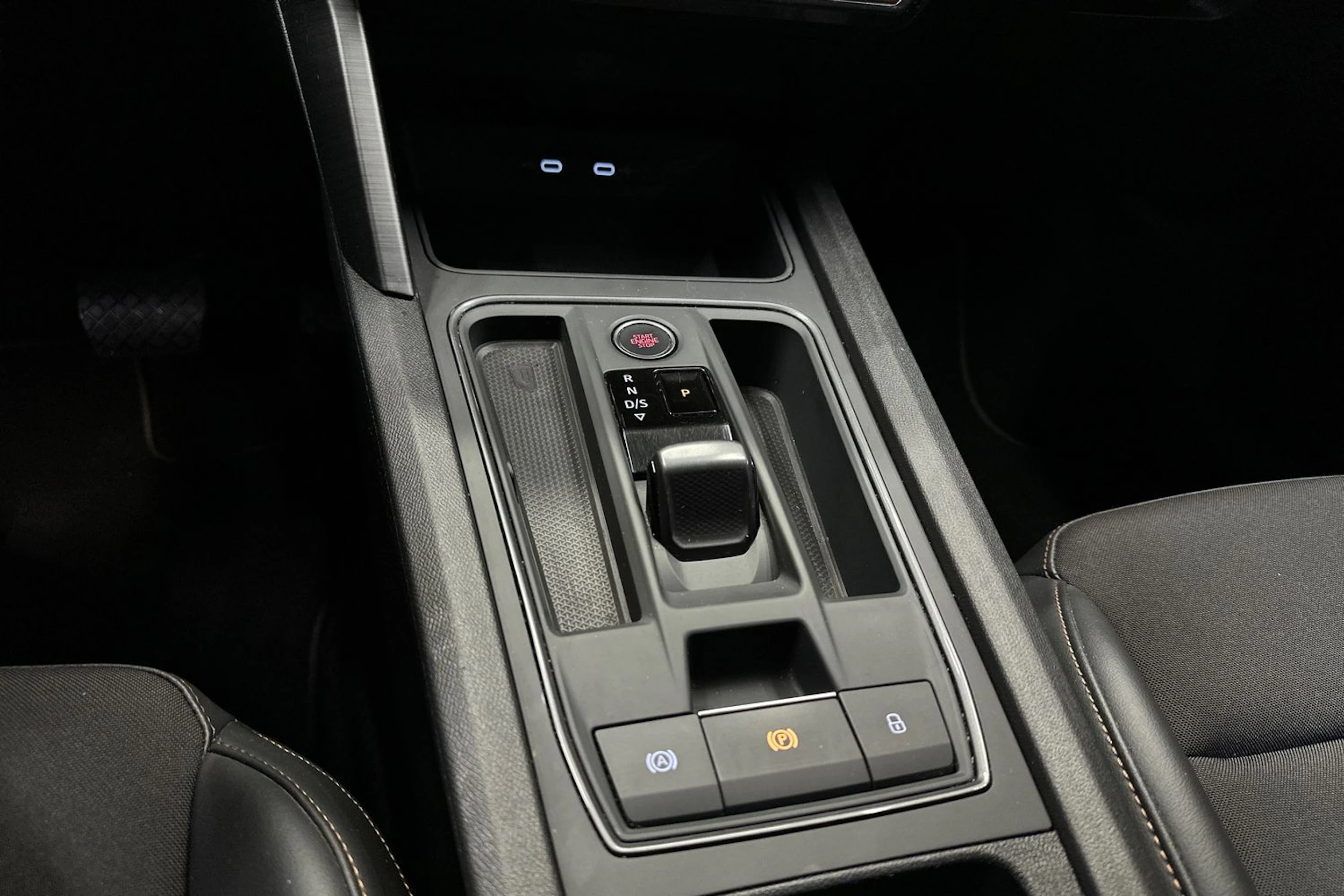 valkoinen CUPRA Formentor 2023 kuva 16.