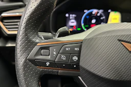 valkoinen CUPRA Formentor 2023 kuva 18.