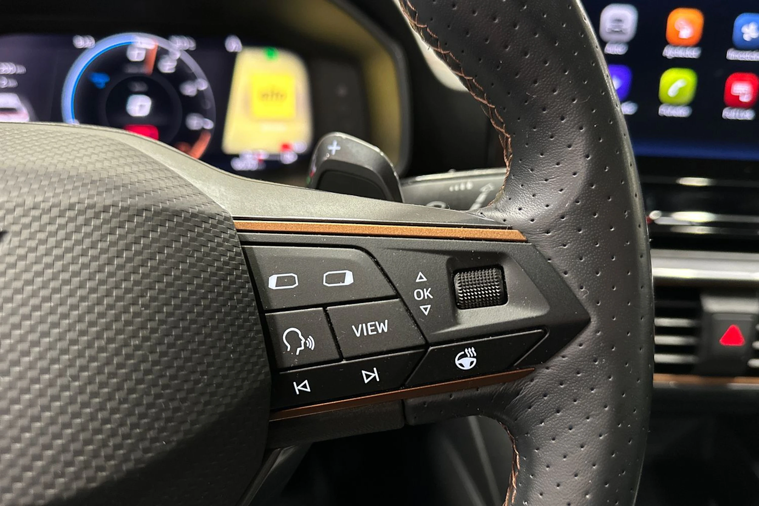 valkoinen CUPRA Formentor 2023 kuva 19.