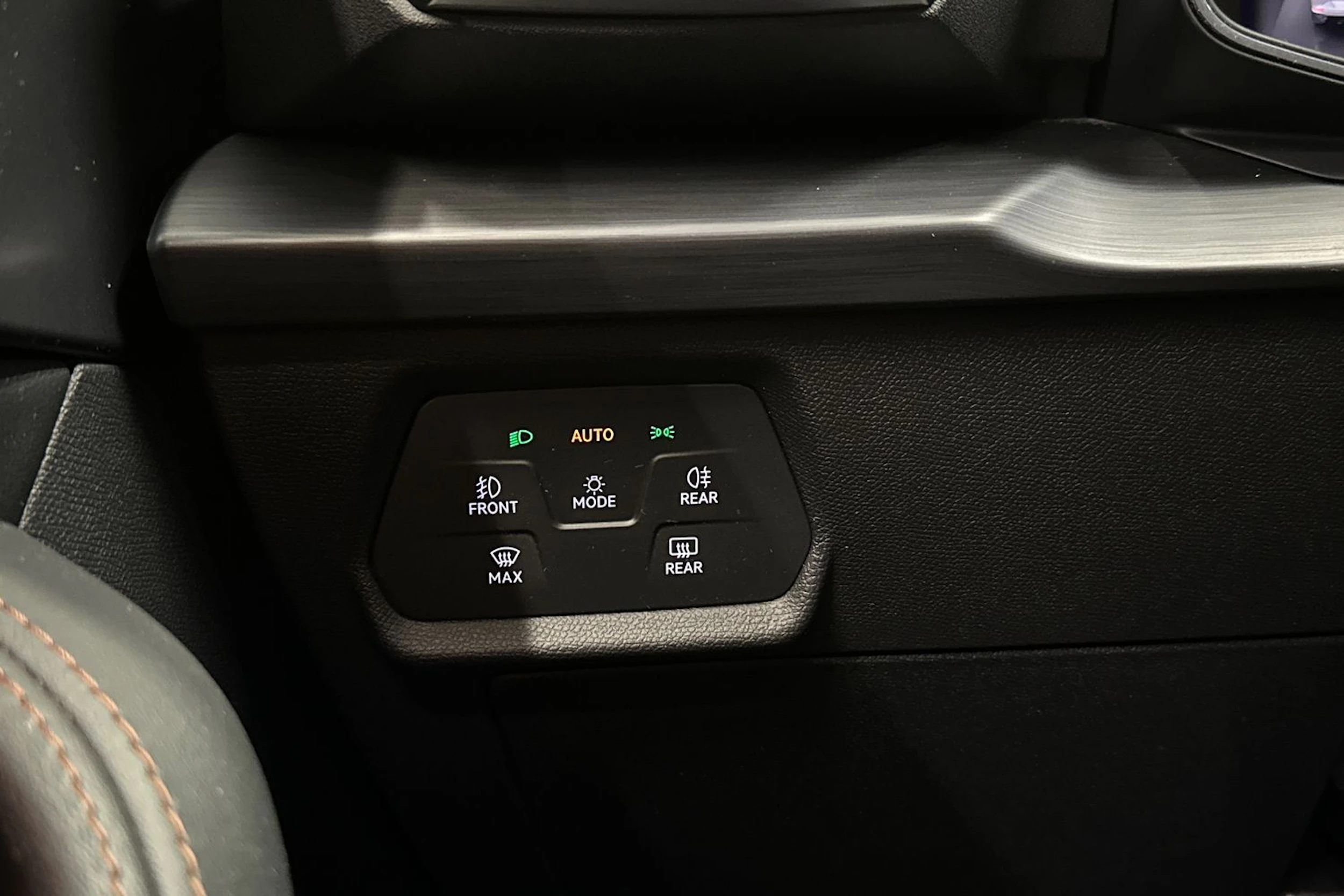 valkoinen CUPRA Formentor 2023 kuva 20.