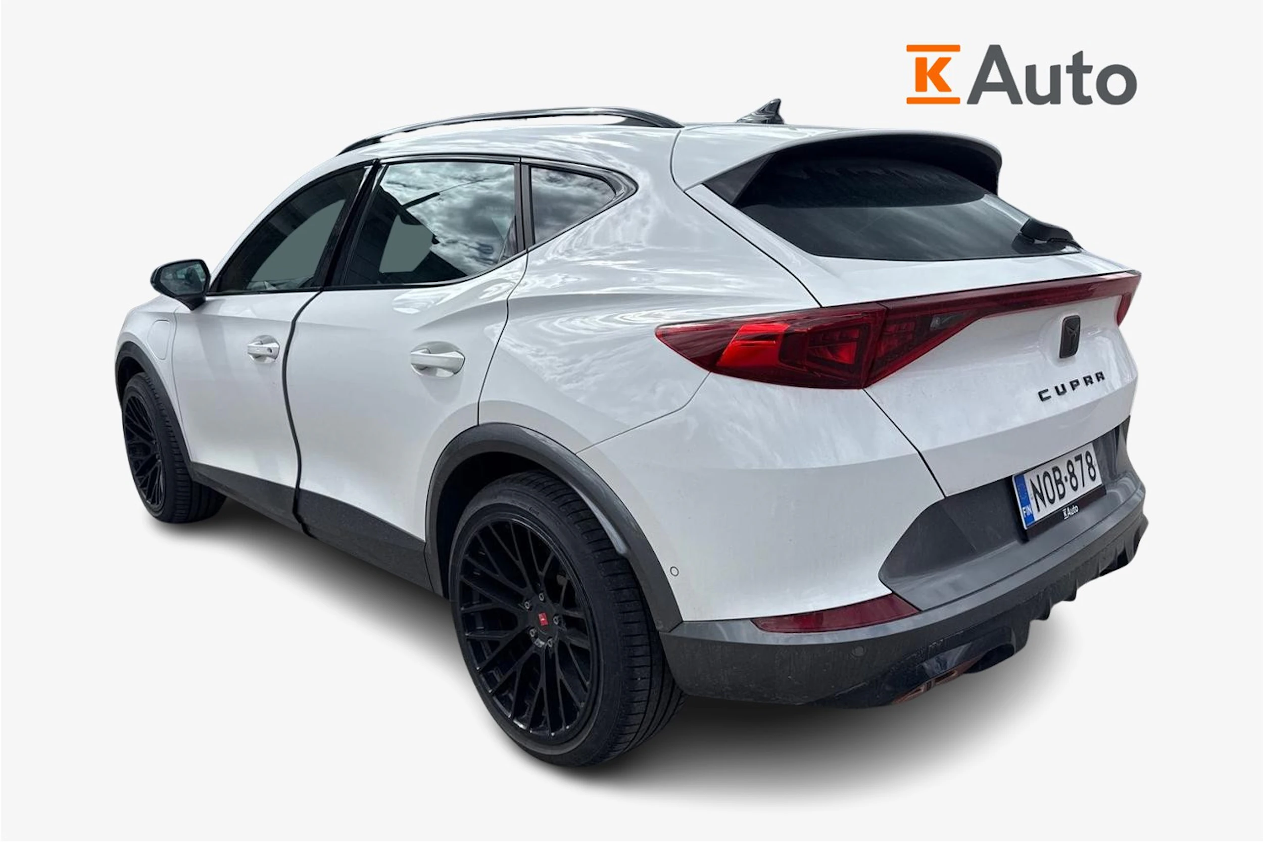 Valkoinen CUPRA Formentor 2023 kuva 2.