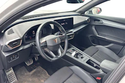 Valkoinen CUPRA Formentor 2023 kuva 3.