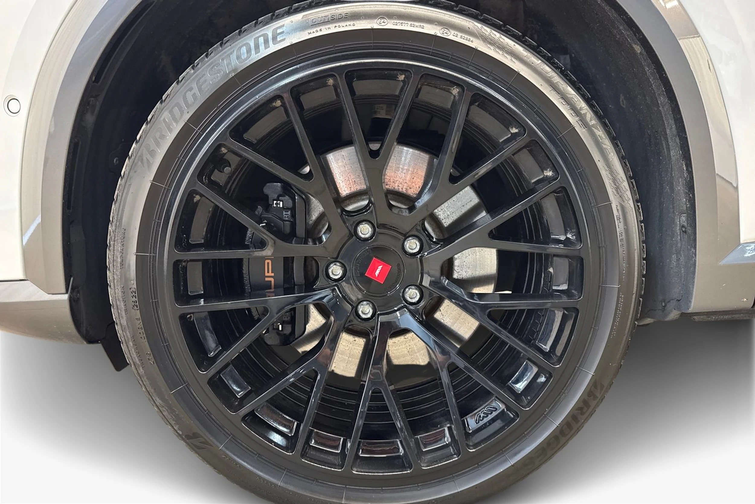 Valkoinen CUPRA Formentor 2023 kuva 9.