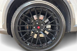 Valkoinen CUPRA Formentor 2023 kuva 9.