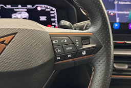 Valkoinen CUPRA Formentor 2023 kuva 15.