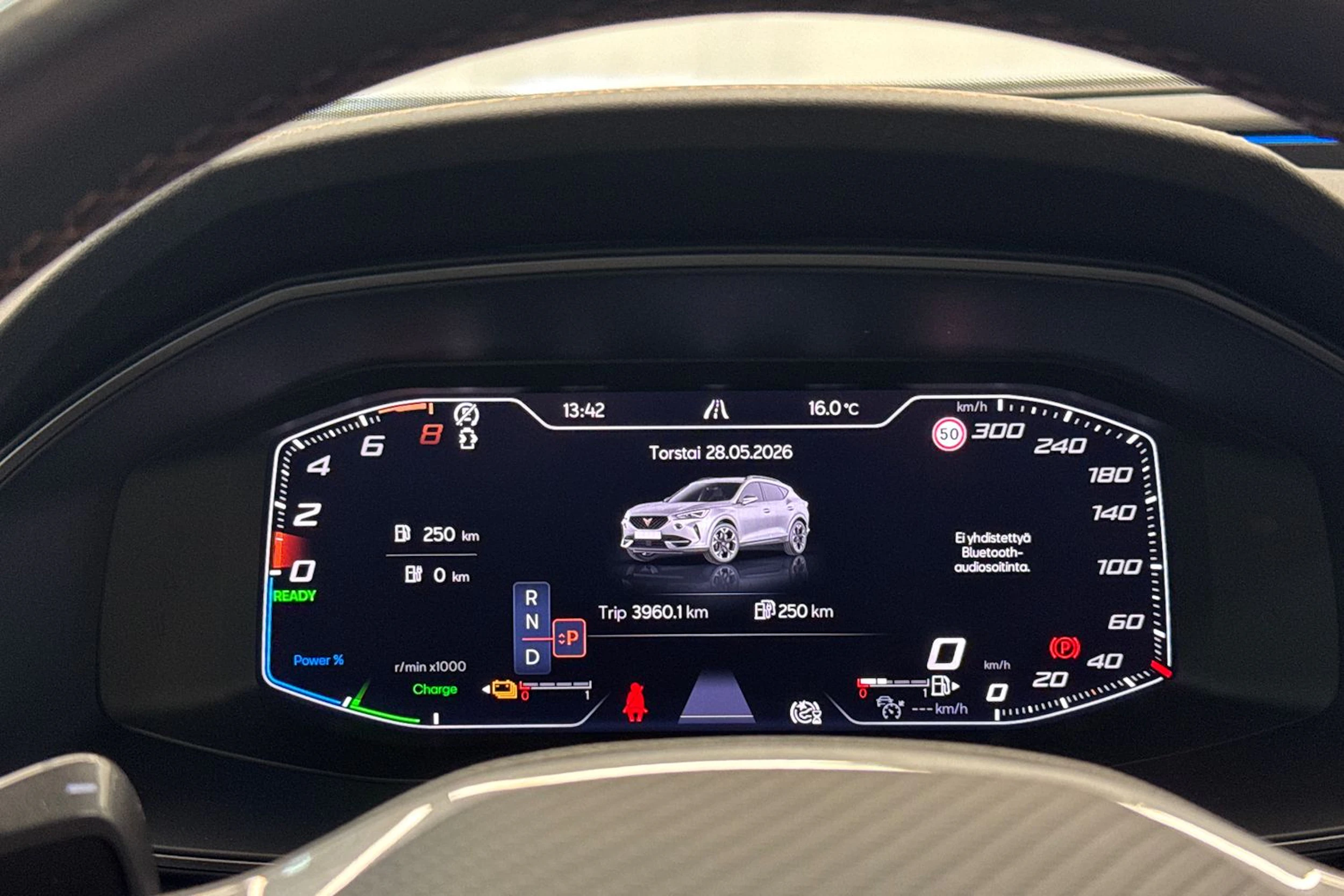Valkoinen CUPRA Formentor 2023 kuva 16.