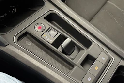Valkoinen CUPRA Formentor 2023 kuva 21.