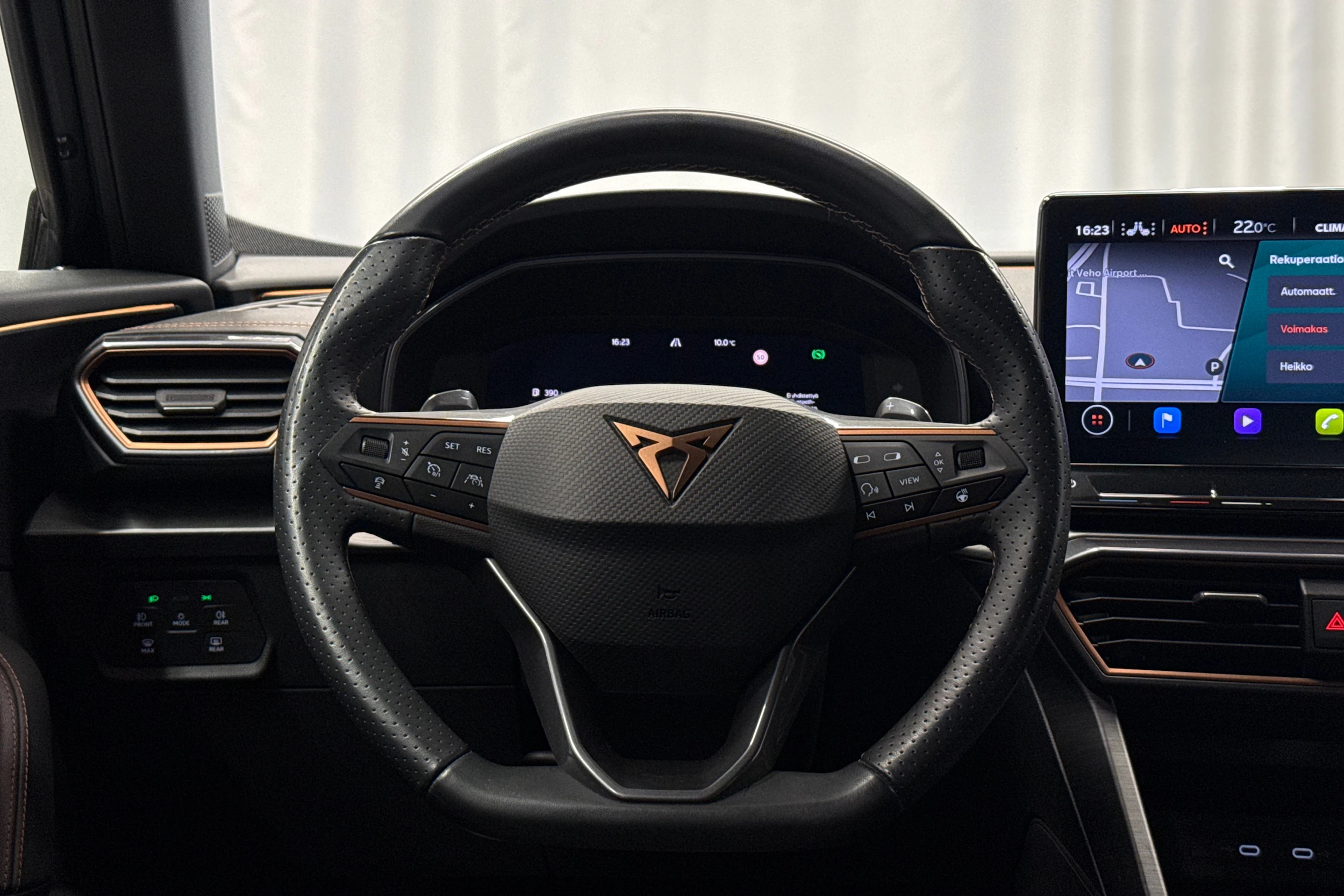 harmaa CUPRA Formentor 2023 kuva 11.