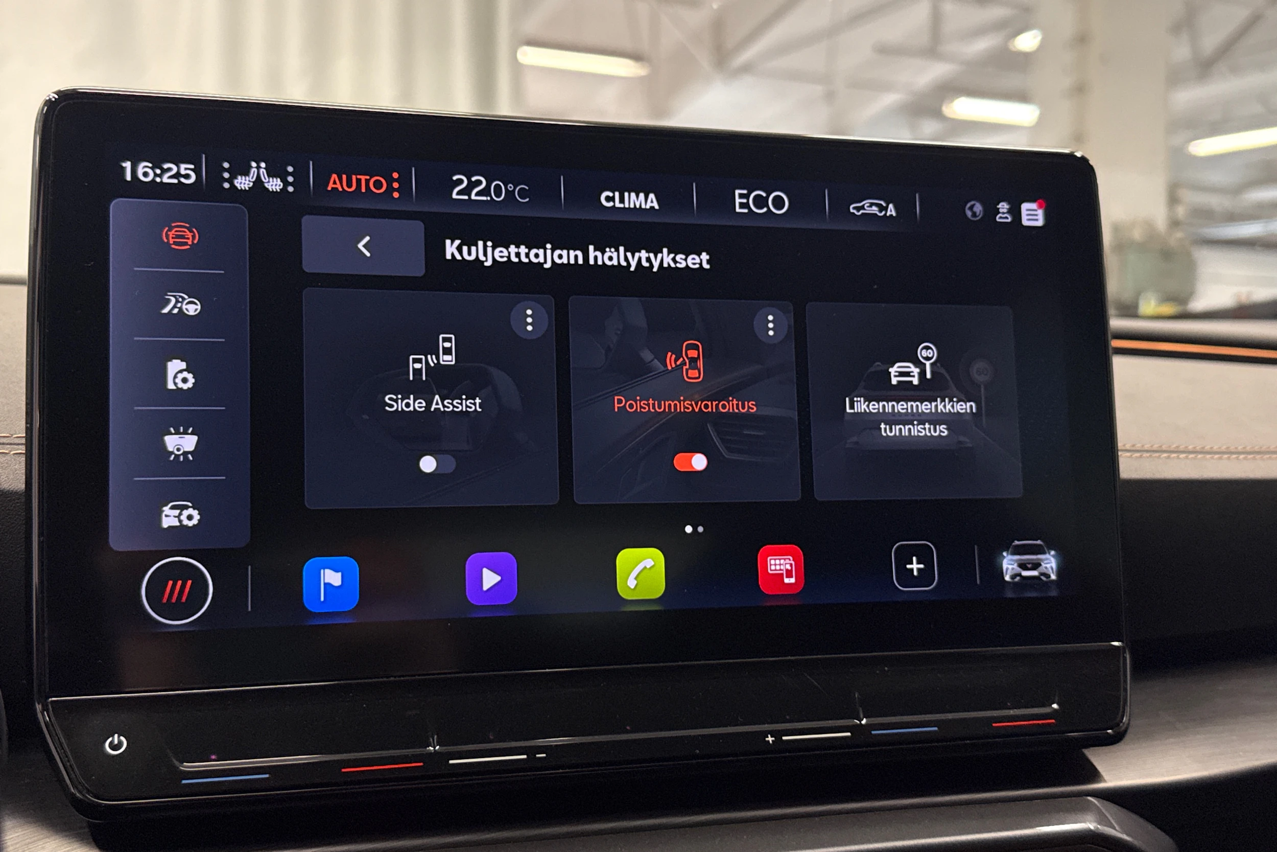 harmaa CUPRA Formentor 2023 kuva 18.