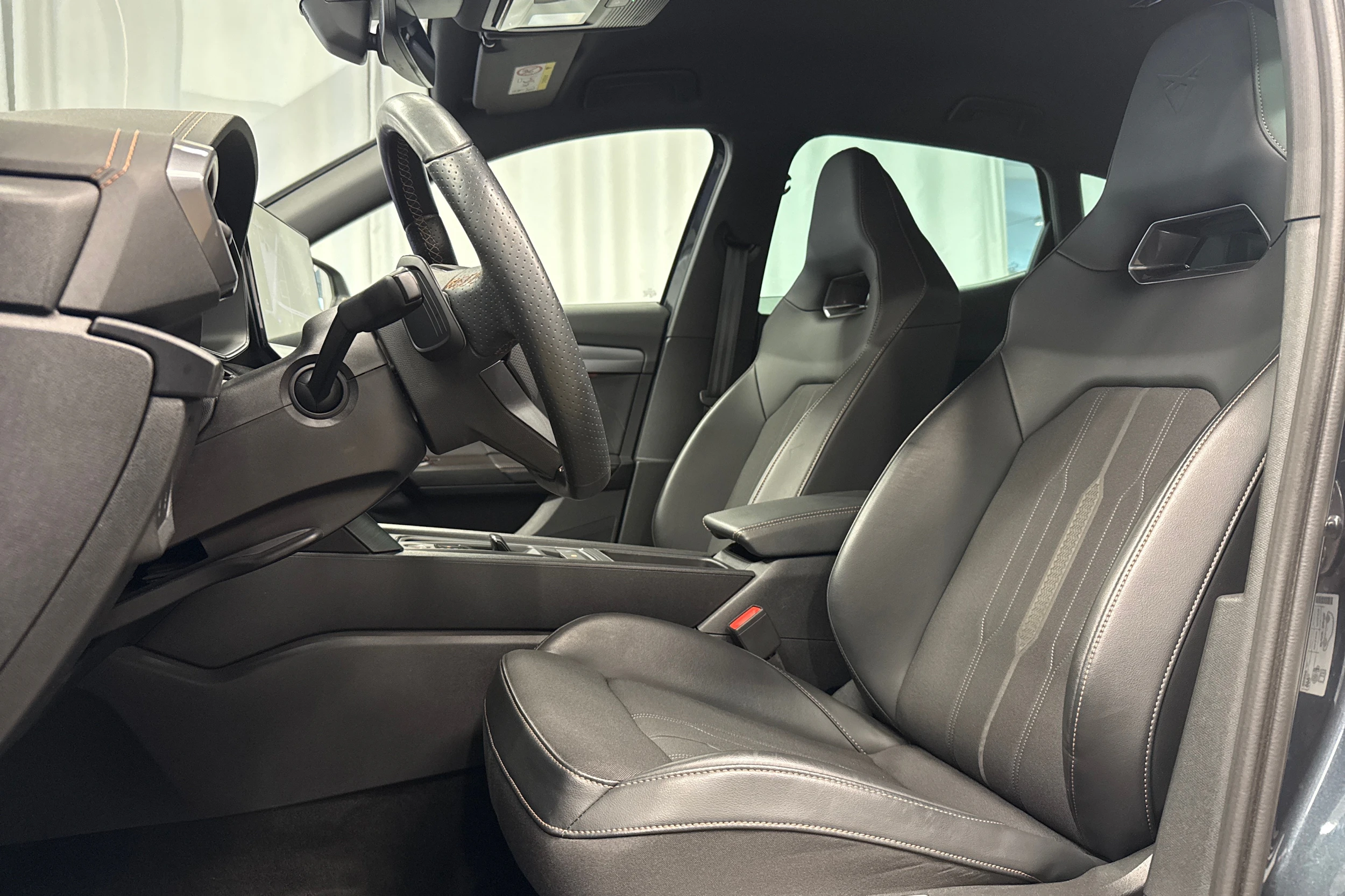 harmaa CUPRA Formentor 2023 kuva 23.