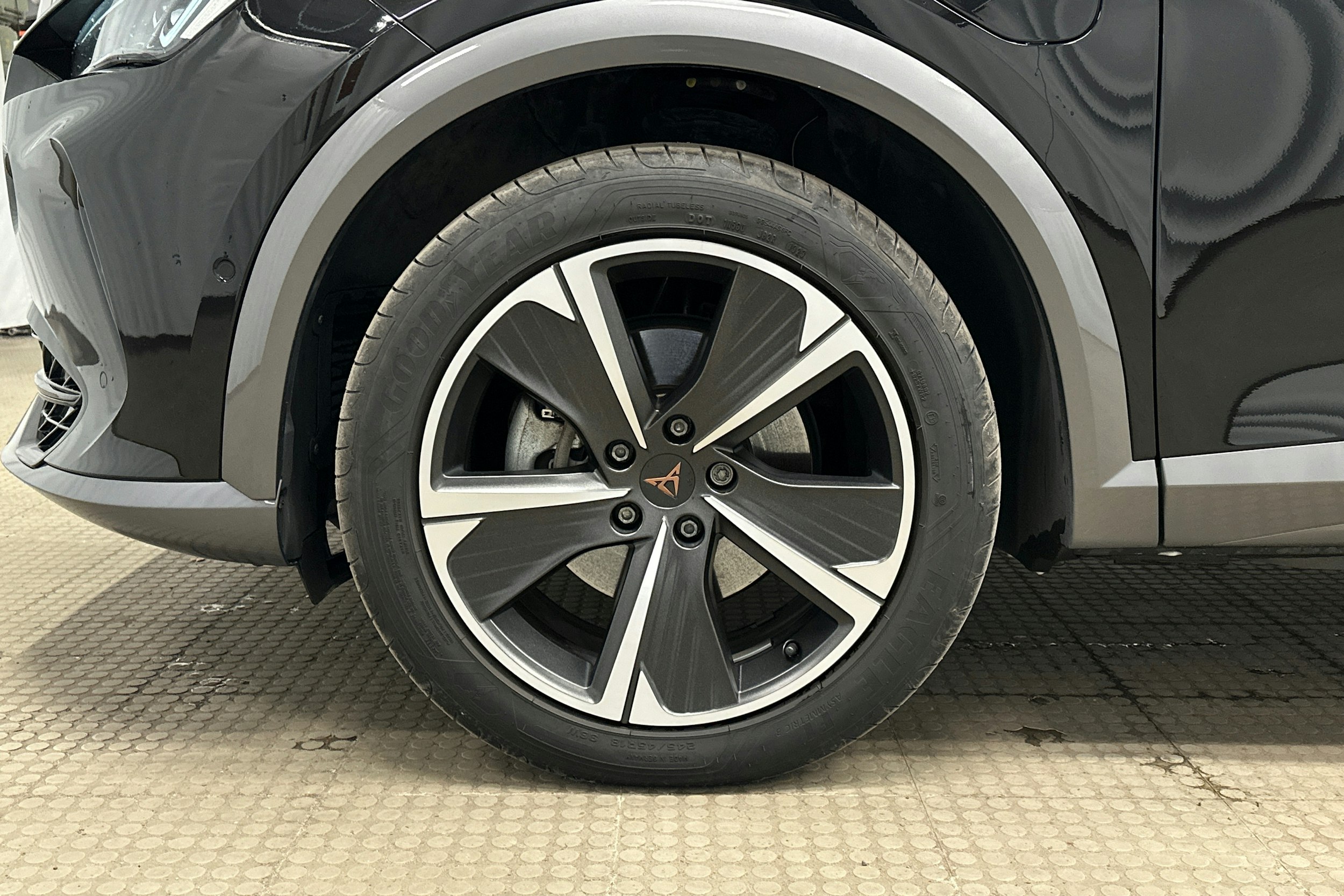 musta CUPRA Formentor 2023 kuva 11.