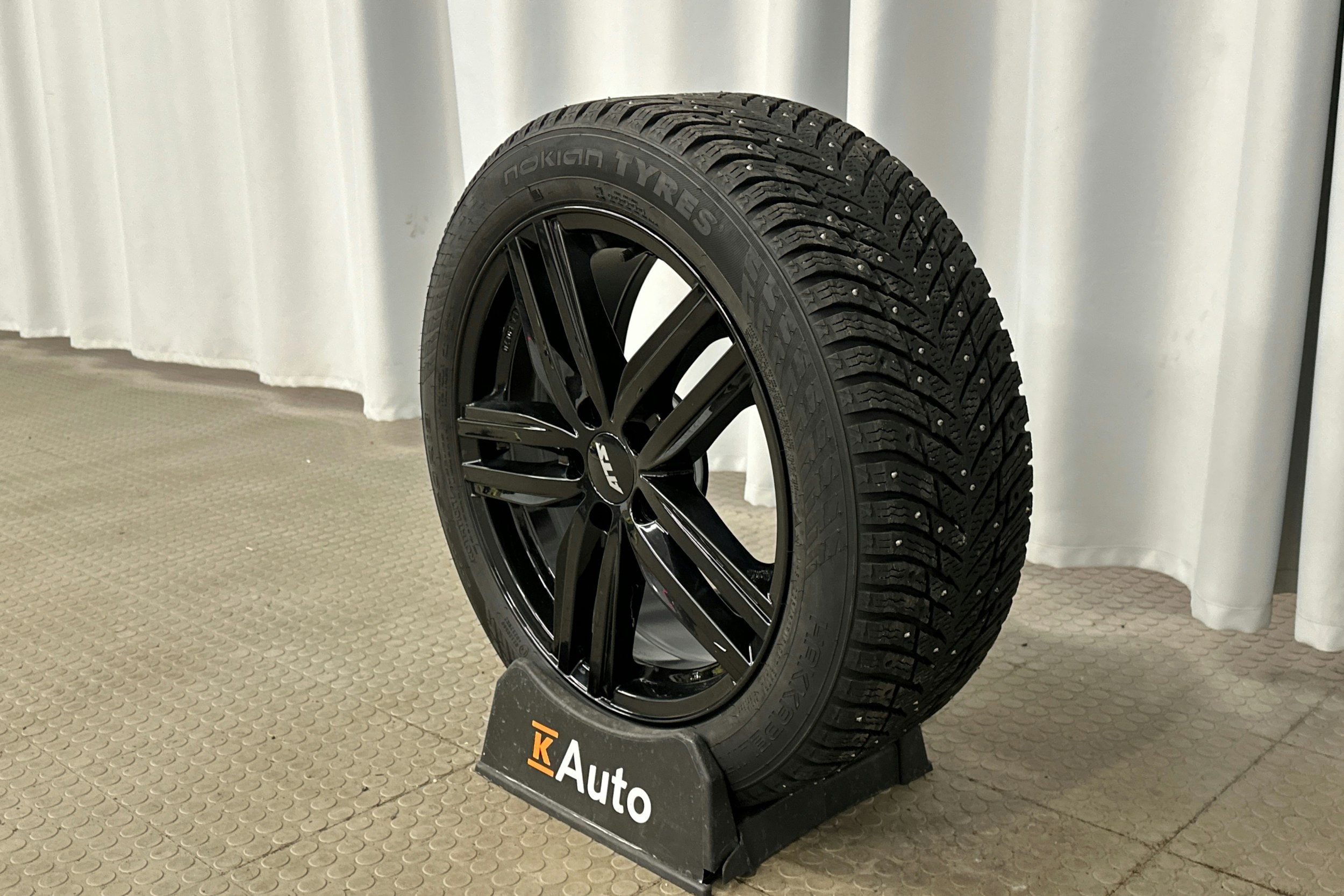 musta CUPRA Formentor 2023 kuva 13.