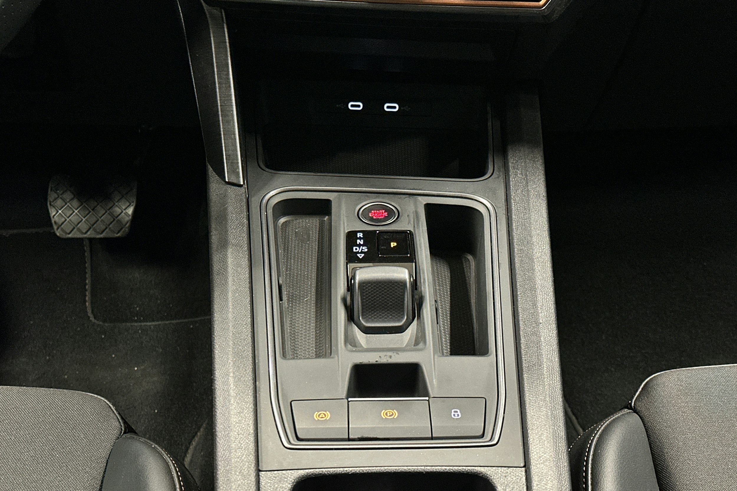 musta CUPRA Formentor 2023 kuva 16.