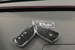 musta CUPRA Formentor 2023 kuva 28.