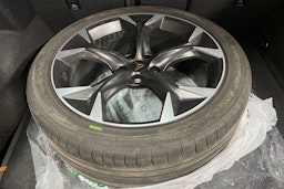 Punainen CUPRA Formentor 2023 kuva 13.